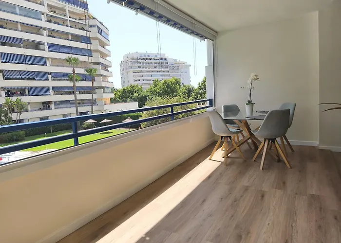 Room With Private Bathroom In Shared Apartment