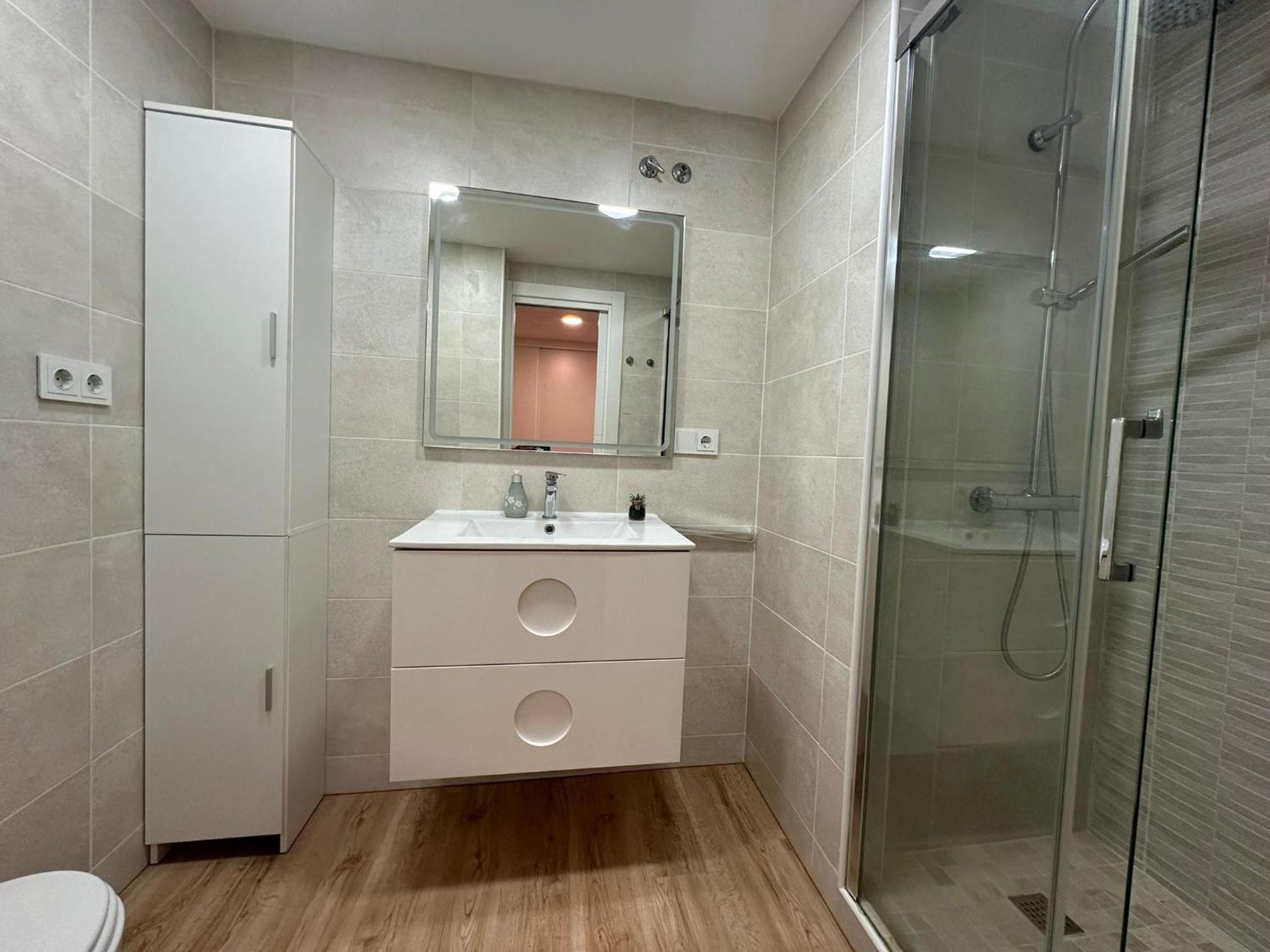 With Private Bathroom In Shared *