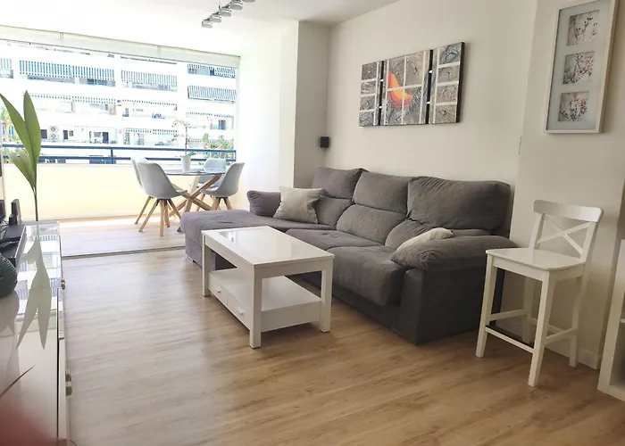 Room With Private Bathroom In Shared Apartment